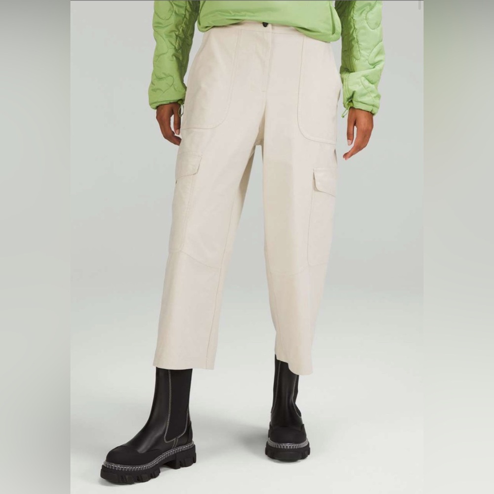Lululemon Light Utilitech Cargo Pocket High-Rise Crop Natural Ivory Size 28
